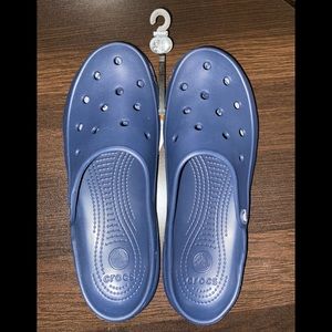 Women’s Navy Freesail Crocs